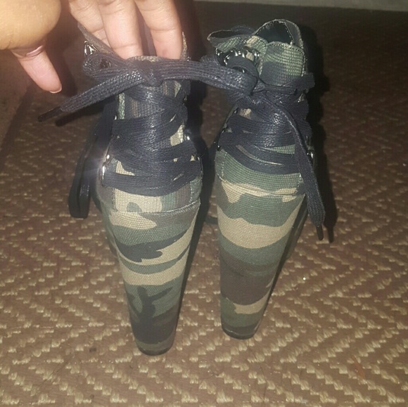 Camouflaged Fatigue Army platform booties - Picture 4 of 4